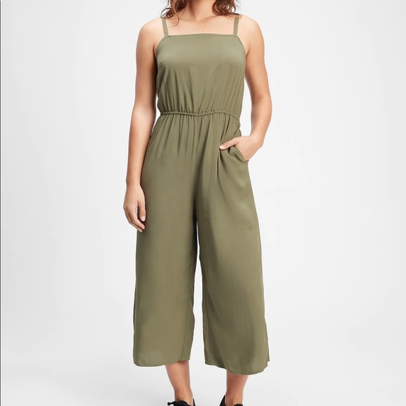 GAP Pants - 🎉HOST PICK🎉 GAP Square Neck Jumpsuit
